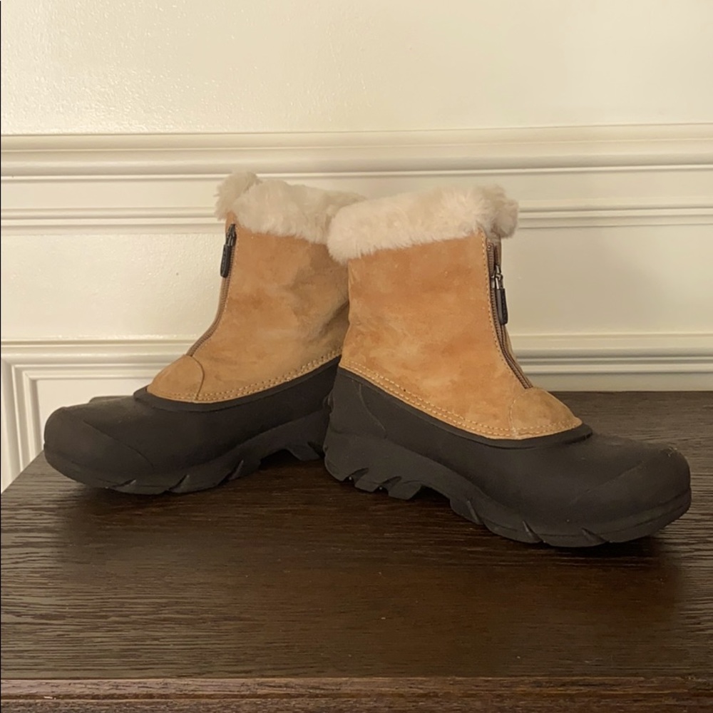 Sorel women’s snow angel zip boot